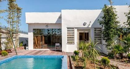 Villa with private pool and sea view