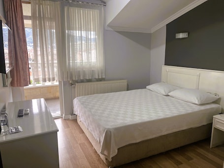 Superior Double Room, Balcony, Mountain View | Free WiFi. royal 52