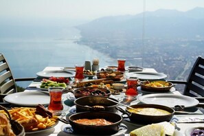 Outdoor dining - royal 52 (Ordu)