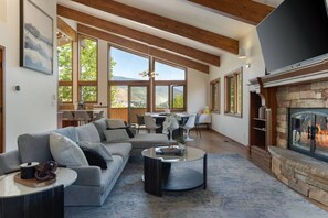 صورة غير مصنفة، 3 من 36، زرّ