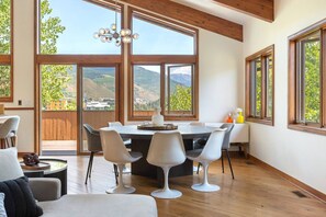 Unclassified image, 5 of 36, button