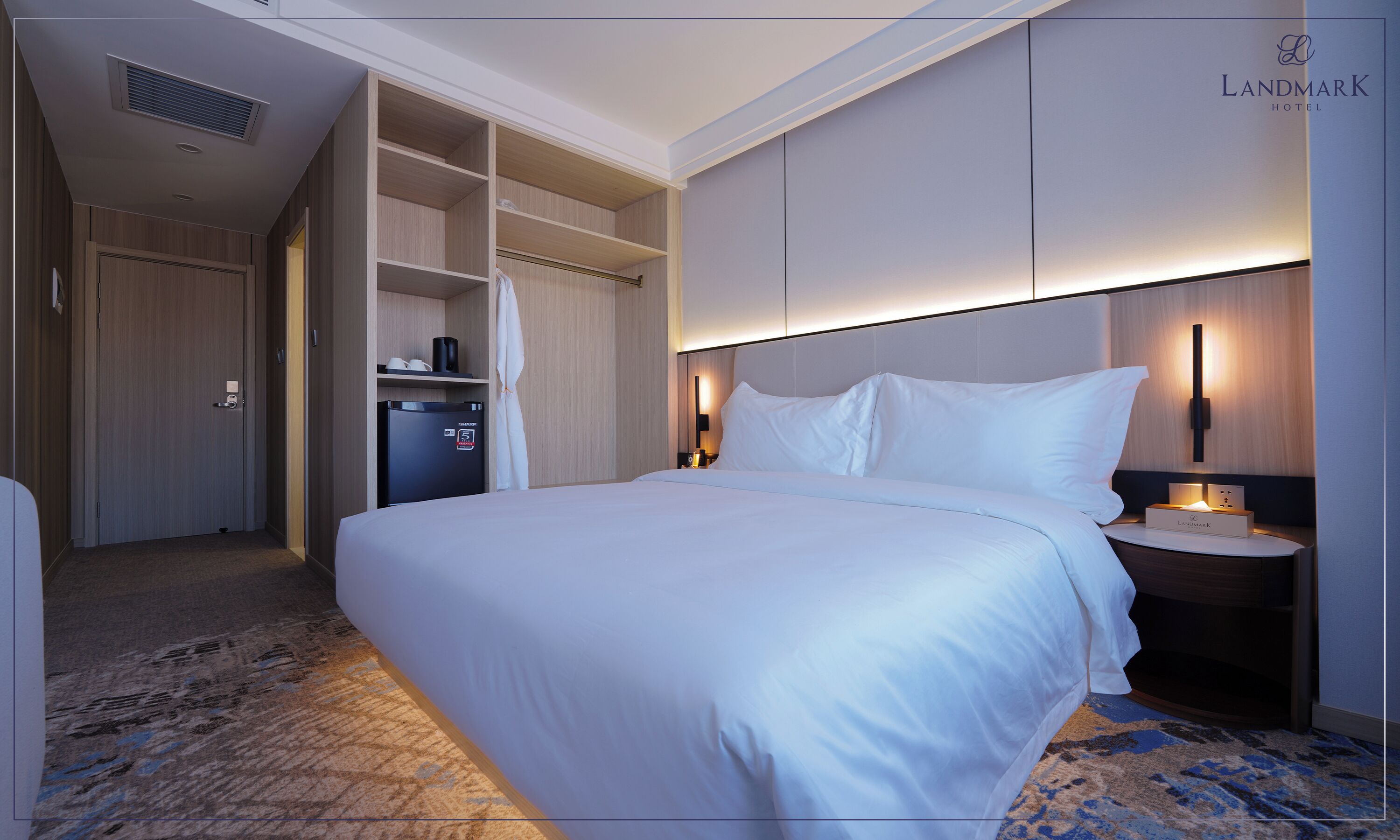 Standard Single Room | Laptop workspace