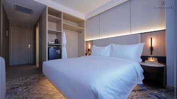 Standaard eenpersoonskamer | Een laptopwerkplek