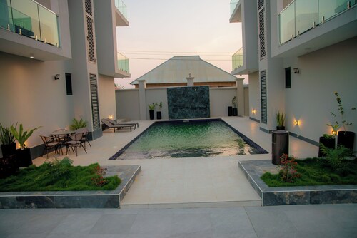 Maison Luxe Apartments