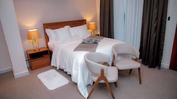 Desk, laptop workspace, iron/ironing board, free WiFi