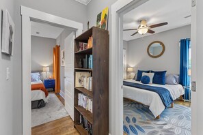 2 habitaciones, escritorio, tabla de planchar con plancha y wifi gratis 