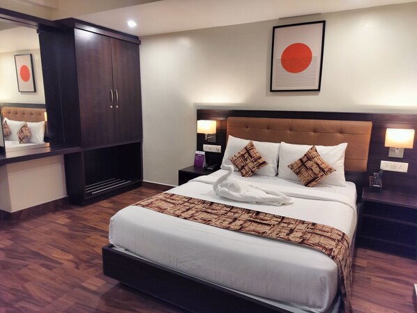Deluxe Room | Desk, free WiFi