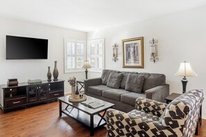 Smart-TV, peis og bordtennis