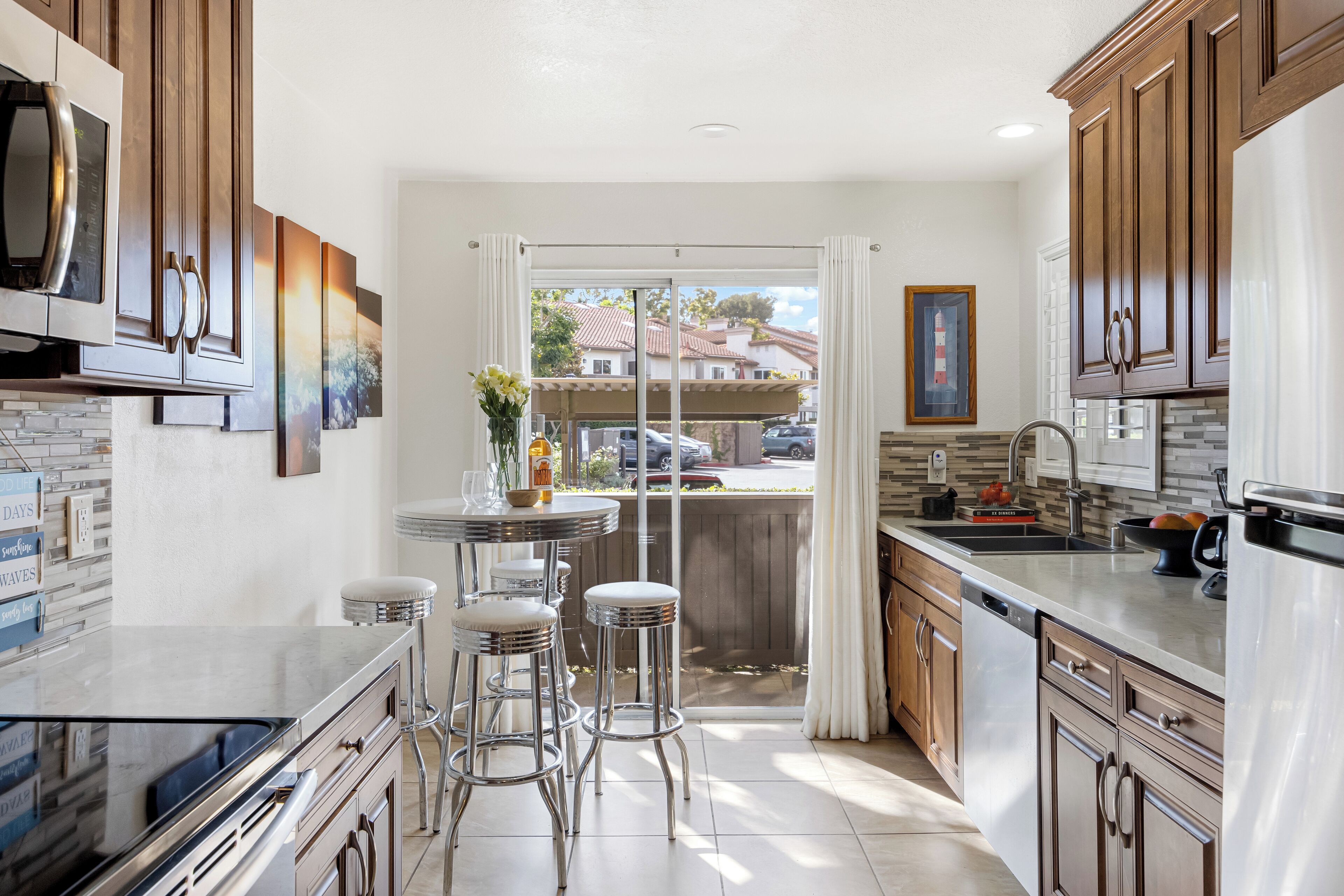 Kühlschrank, Ofen, Herdplatte, Geschirrspüler