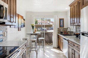 Fridge, oven, stovetop, dishwasher