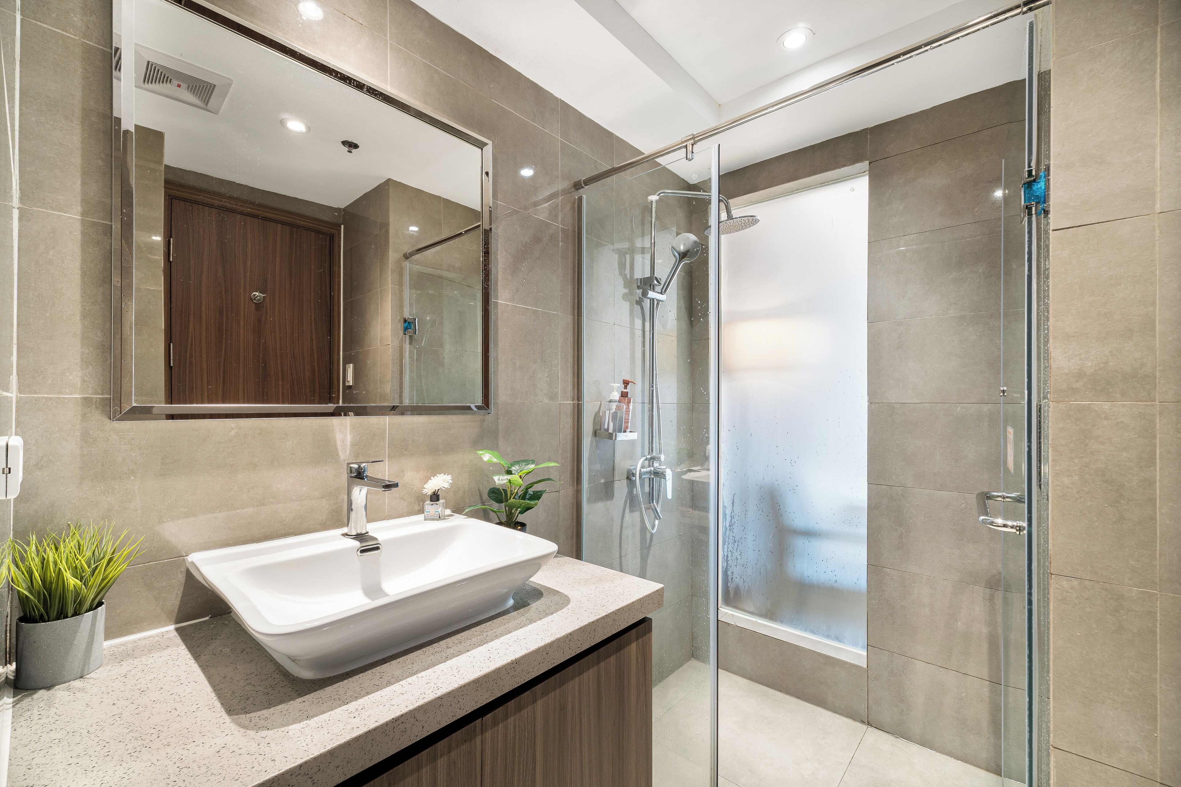 Luxury-Studio, Balkon, Stadtblick | Badezimmer