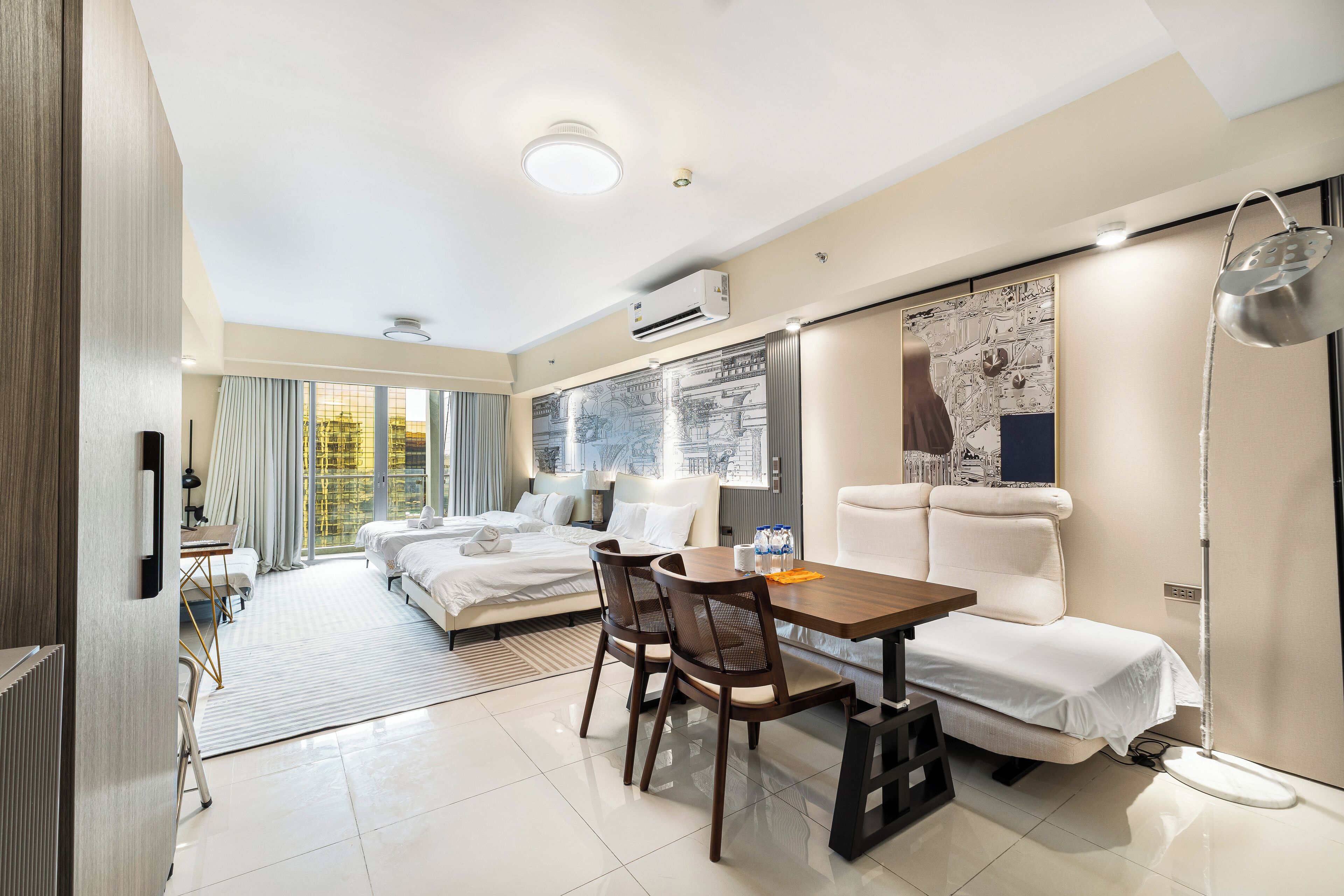 Deluxe Studio, Balcony, City View | Down duvets, individually decorated, individually furnished