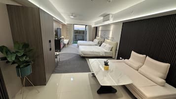Luxury Studio, Balcony, City View | Premium bedding, down comforters, individually decorated