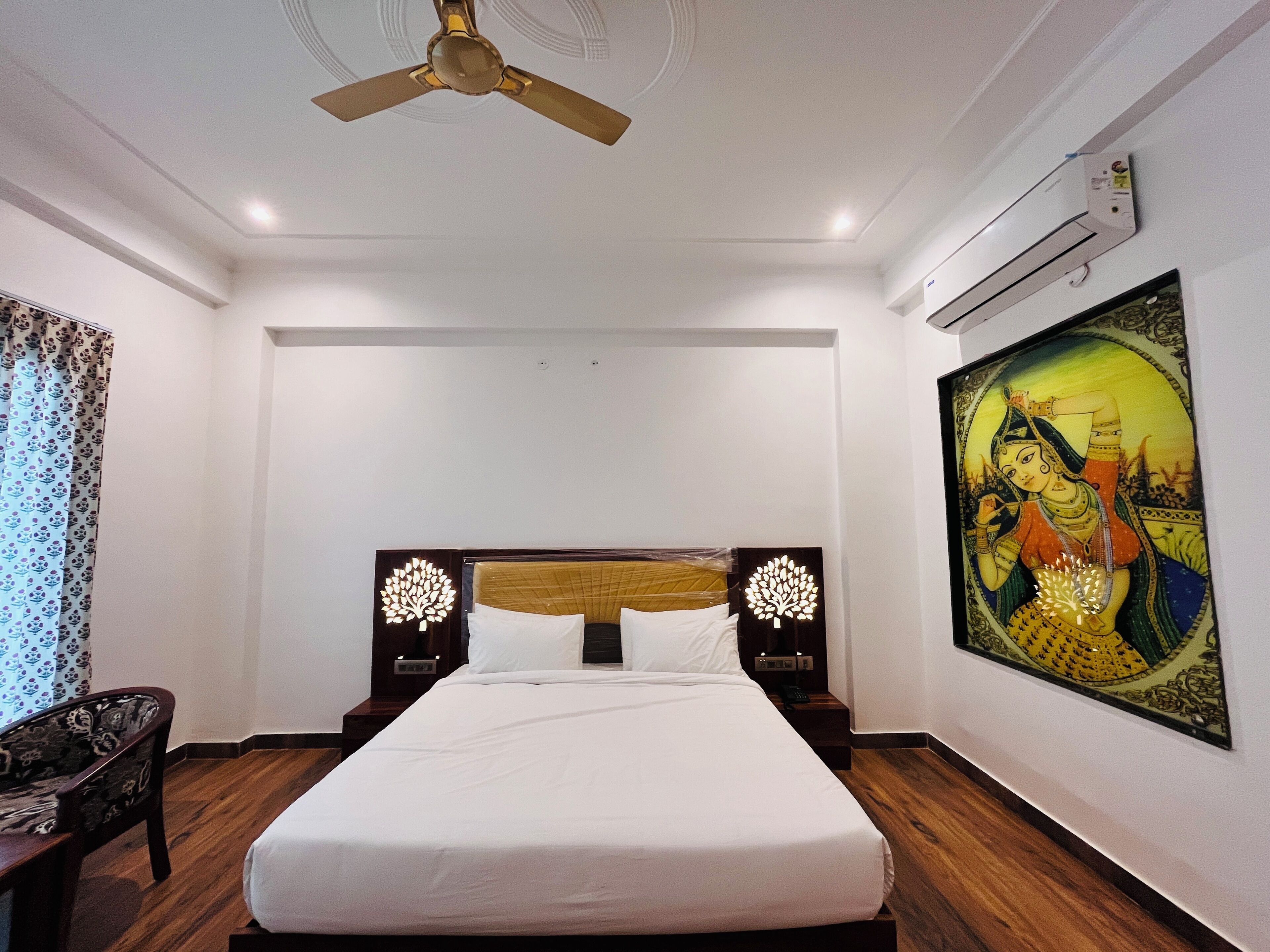 Bureau, espace de travail pour ordinateur portable