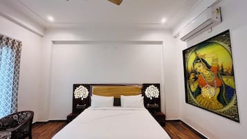 套房 | 書桌、筆電工作空間