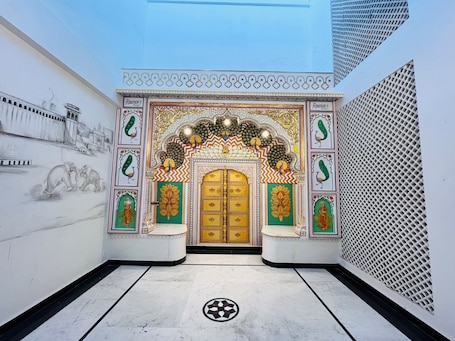 Interior. Ramas Palace