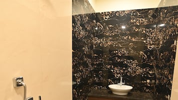 Standard Room | Bathroom