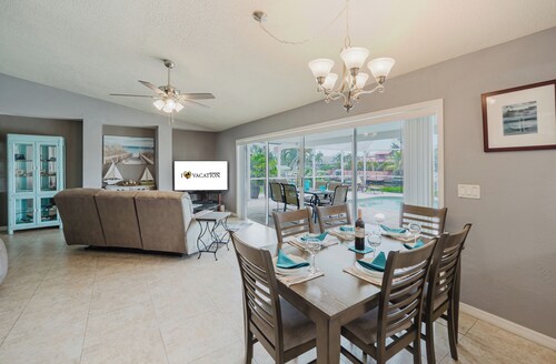 Villa Frances - Beautiful electric-heated pool home on Sailboat Access Canal - SWFL Rentals