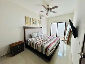 2 多间卧室、办公桌、熨斗/熨衣板、WiFi