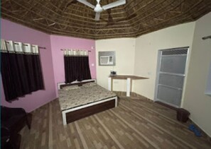 Deluxe Cottage, Air conditioning | Desk, free WiFi