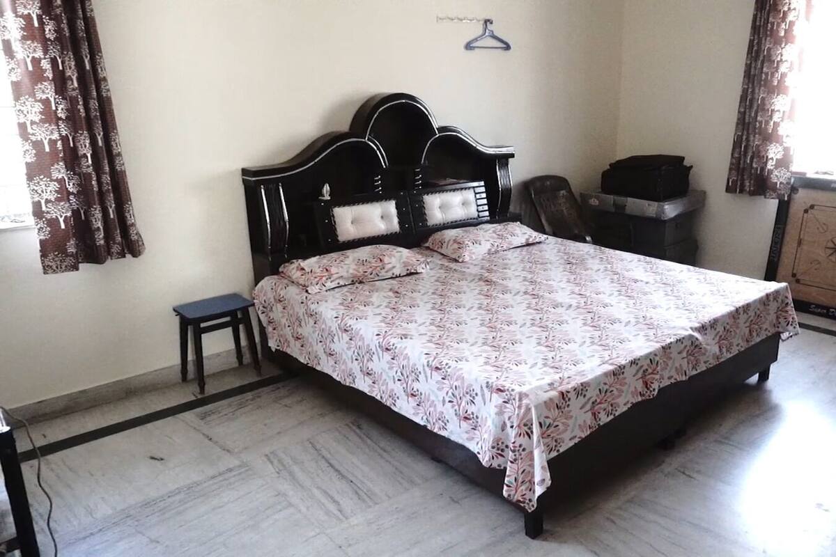 Deluxe Room, Air conditioning | Desk, free WiFi