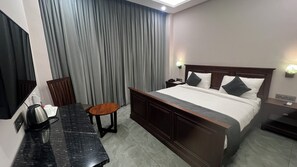 Premium Room | Bathroom - Hotel Devaan (Sirsa)