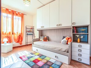 2 室のベッドルーム、アイロン / アイロン台、WiFi