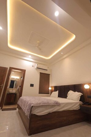 ห้องดีลักซ์ | โต๊ะทำงาน, Wi-Fi ฟรี