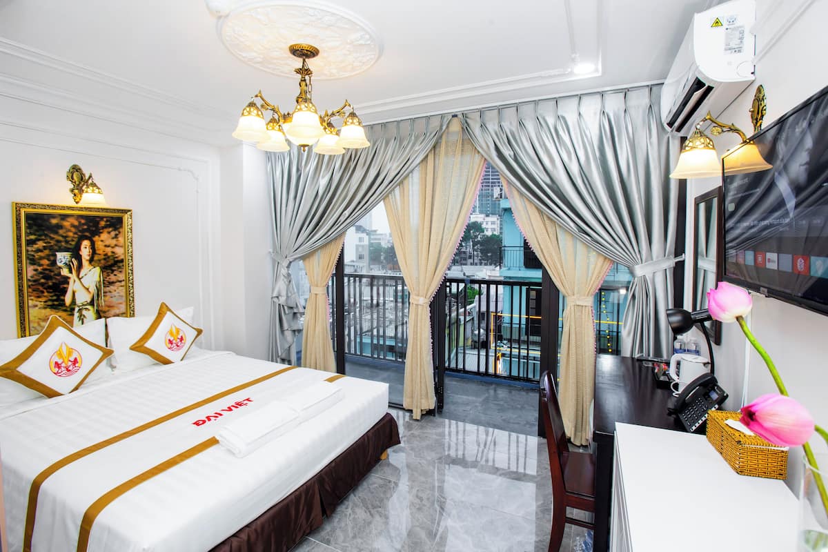 Chambre « Premier », 1 grand lit | Bureau, Wi-Fi gratuit