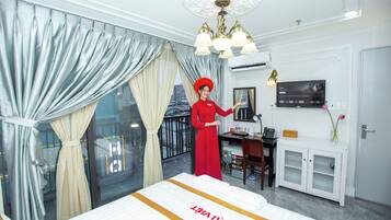 Premier Room, 1 Queen Bed, Balcony, City View | Minibar, desk, free WiFi