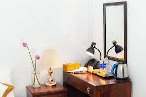 Minibar, desk, free WiFi - The Rice Hotel & Tour - 180 Bui Vien (Pham Ngu Lao)