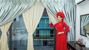 Chambre « Premier », 1 grand lit | Bureau, Wi-Fi gratuit