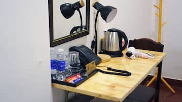 Quarto luxo, 1 cama de casal, ar-condicionado, em edifício anexo | Frigobar, escrivaninha, Wi-Fi de cortesia