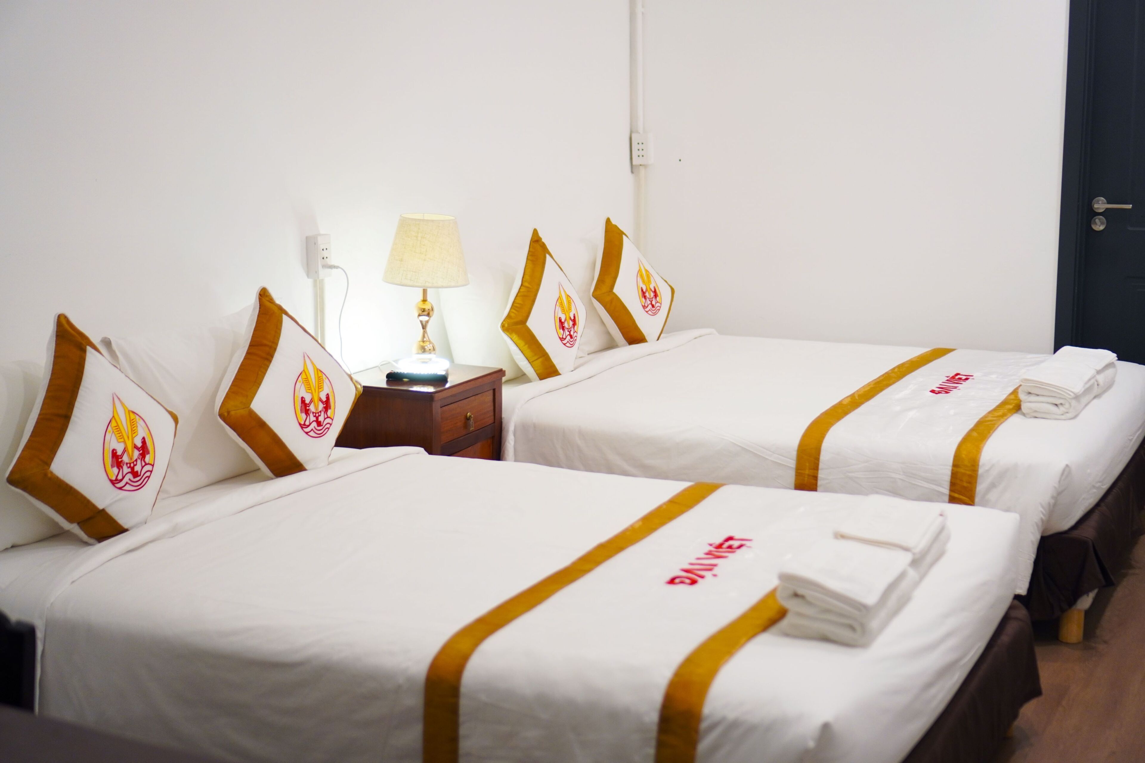 Deluxe Room, 2 Queen Beds, City View, Annex Building | Minibar, desk, free WiFi