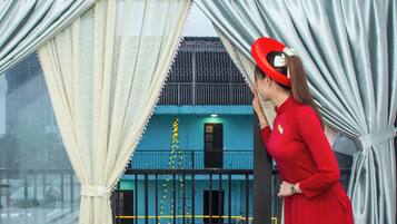 Premier Room, 1 Queen Bed | Desk, free WiFi