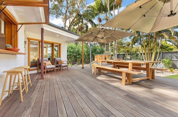 Outdoor dining