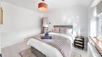 4 Schlafzimmer, Schreibtisch, BĂŒgeleisen/BĂŒgelbrett, Reisekinderbett