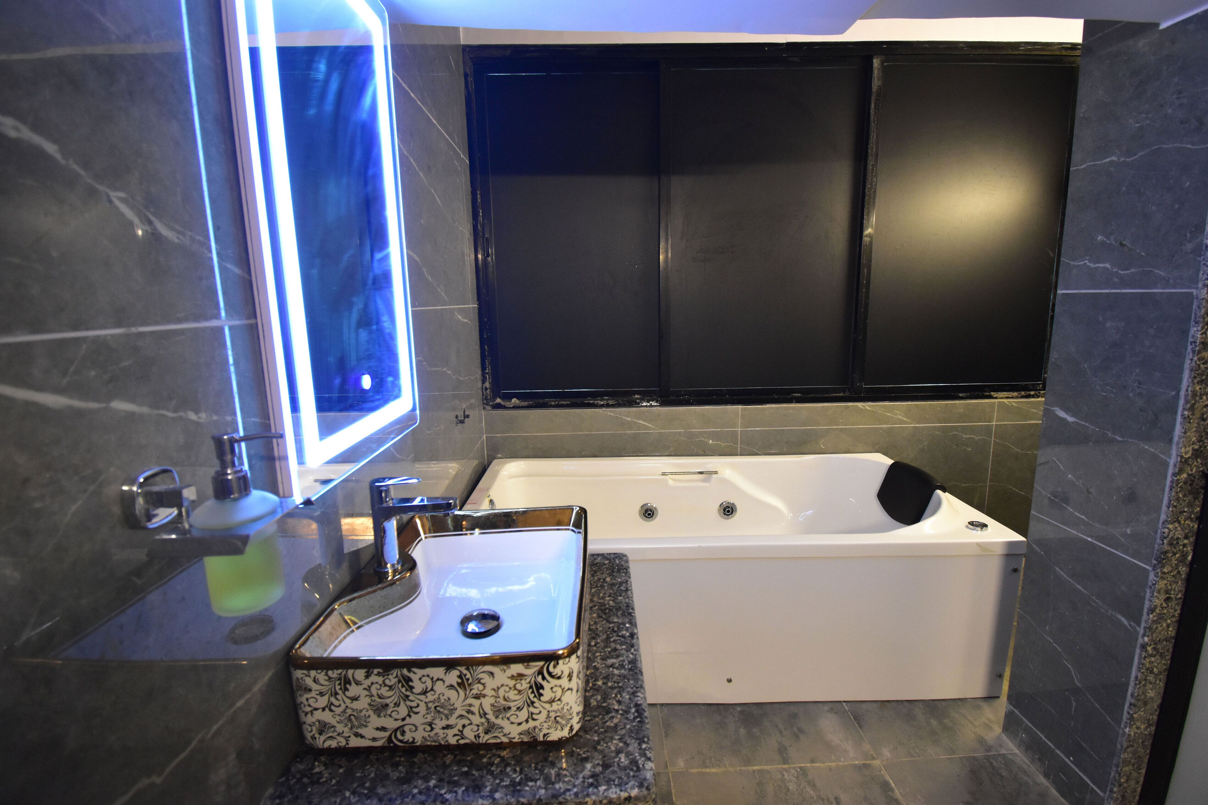 ห้องดีลักซ์ | ห้องน้ำ | ผ้าเช็ดตัว