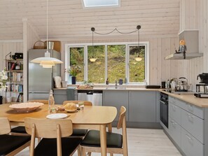 Fridge, dishwasher, cookware/dishes/utensils