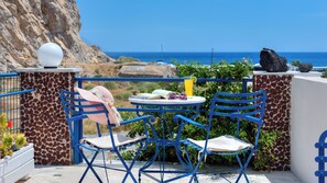 Terrace/patio - Onar Rooms & Studios (Santorini)