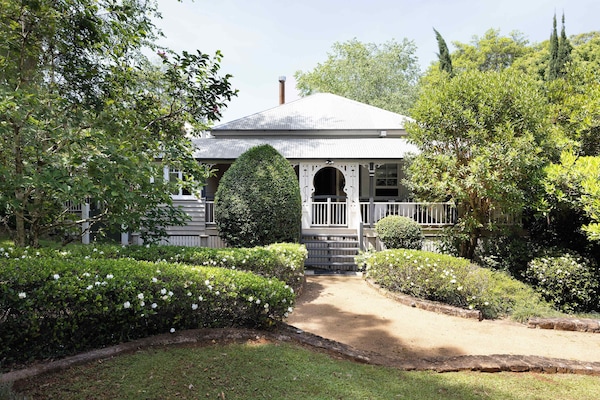 Relax amongst the scenic gardens at the home. Perfect for picnics, intimate elopements or beautiful photos.