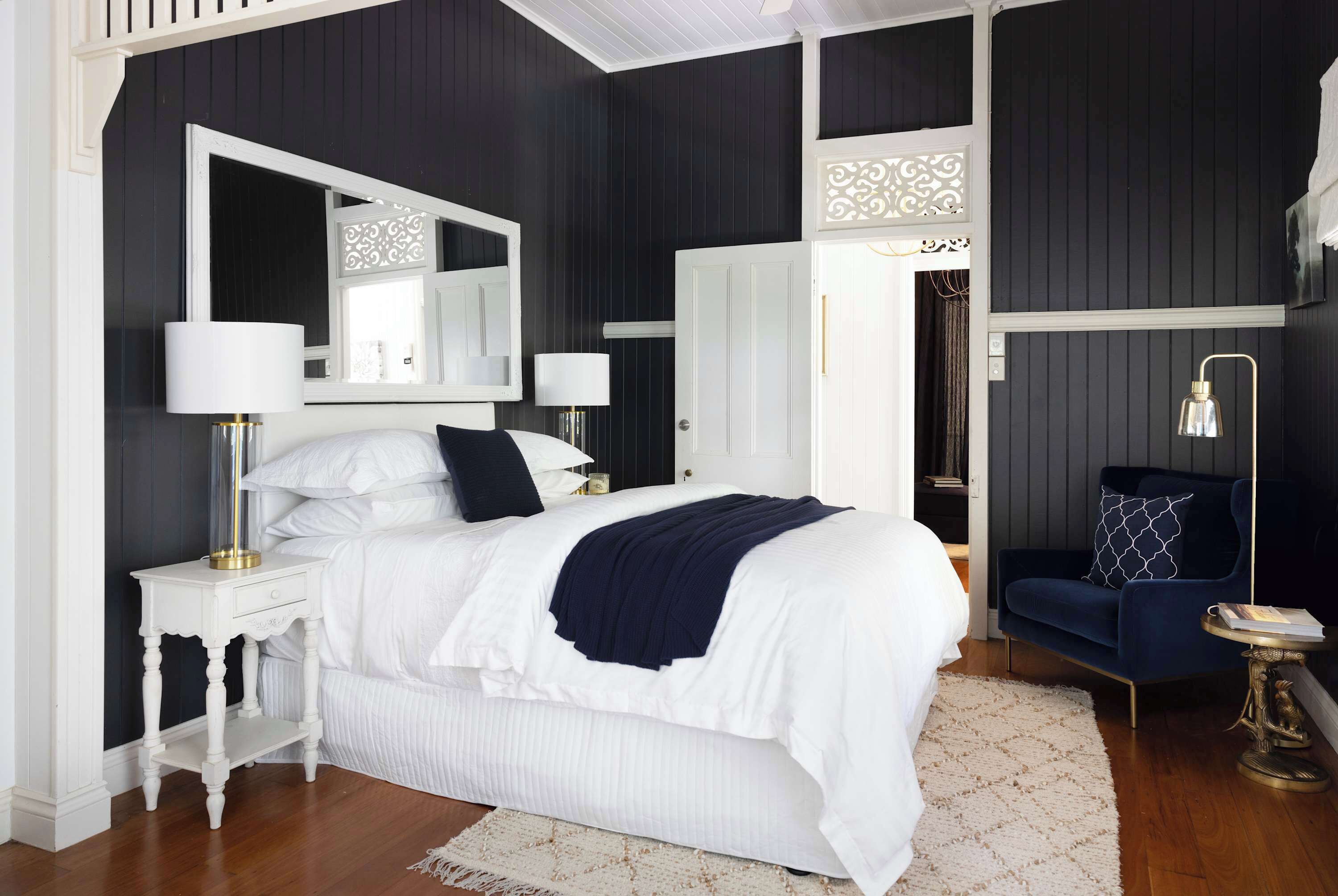 5 bedrooms, desk, iron/ironing board, WiFi