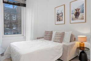 1 chambre, fer et planche à repasser, accès au Wi-Fi (inclus)