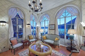 Televisor i llar de foc 