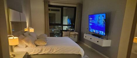 1 slaapkamer, een strijkplank/strijkijzer, wifi, beddengoed