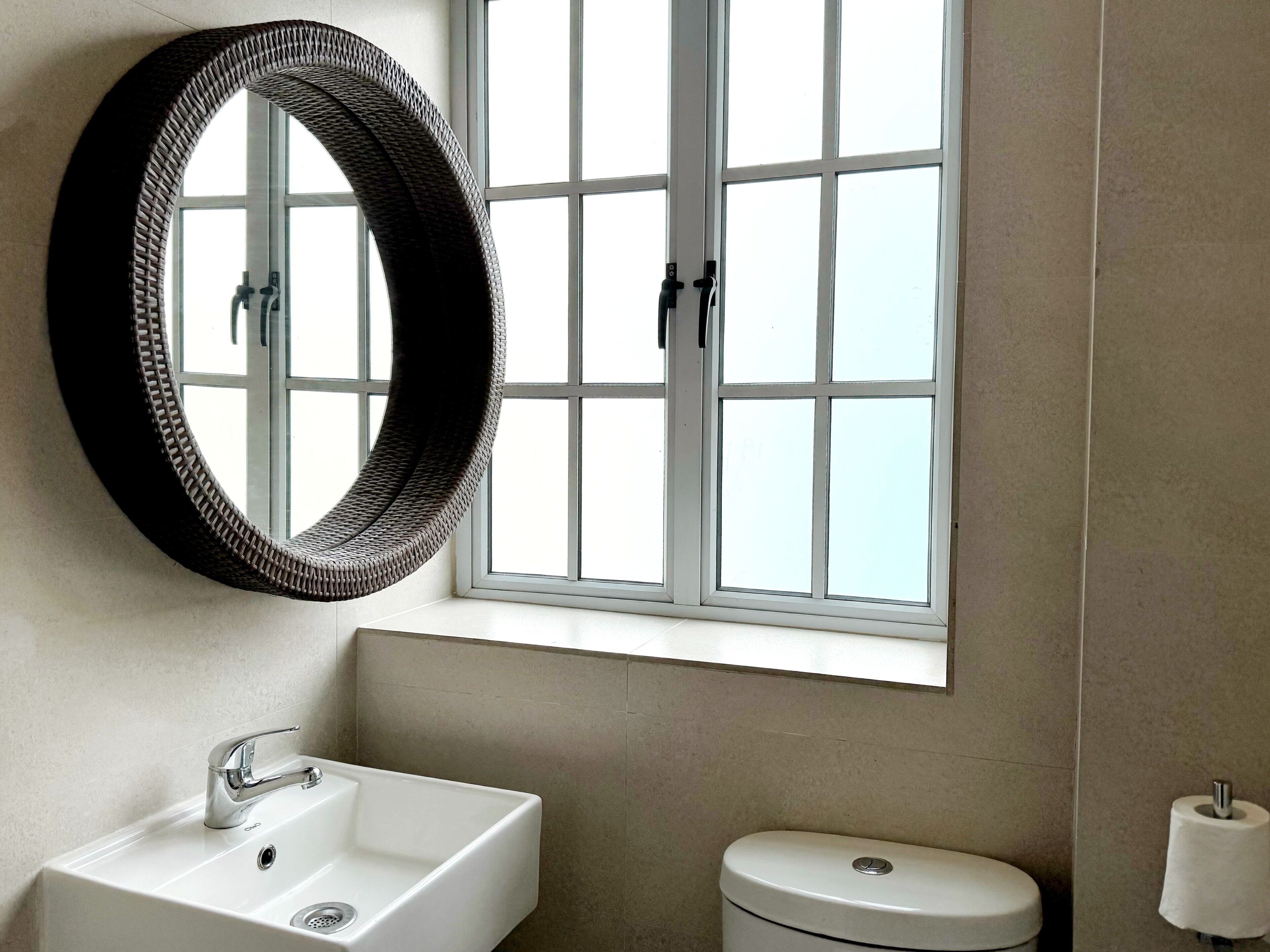 Quarto solteiro standard | Banheiro | Chuveiro, secador de cabelo, toalhas de banho, sabonete