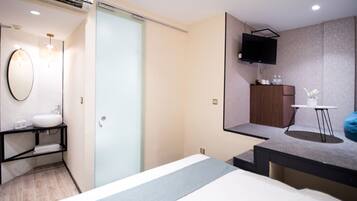 Standard Studio, 1 Katil Ratu (Queen) | Wi-fi percuma