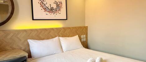 Standard Queen Room | Free WiFi