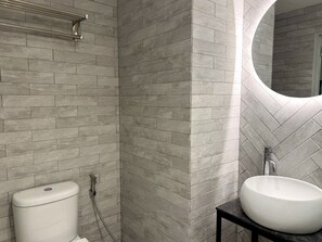 Superior Triple Room | Bathroom