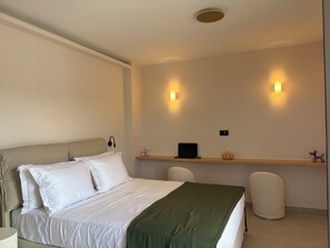 6 habitaciones, caja de seguridad en la habitación y escritorio 